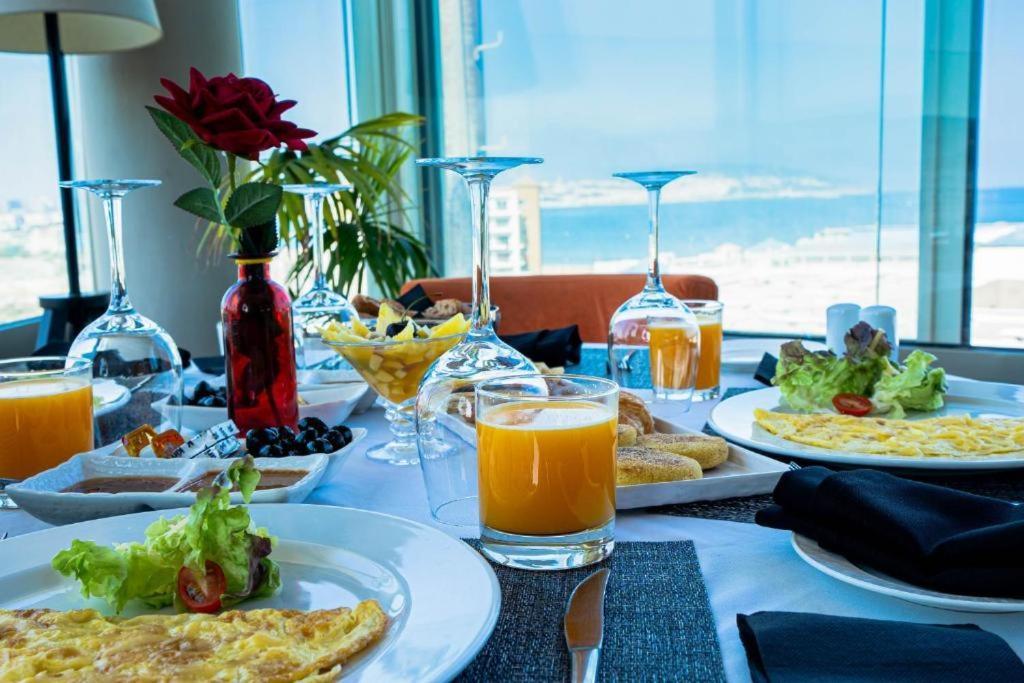 Mandarin Palace Hotel & Spa Tanca Dış mekan fotoğraf A breakfast table