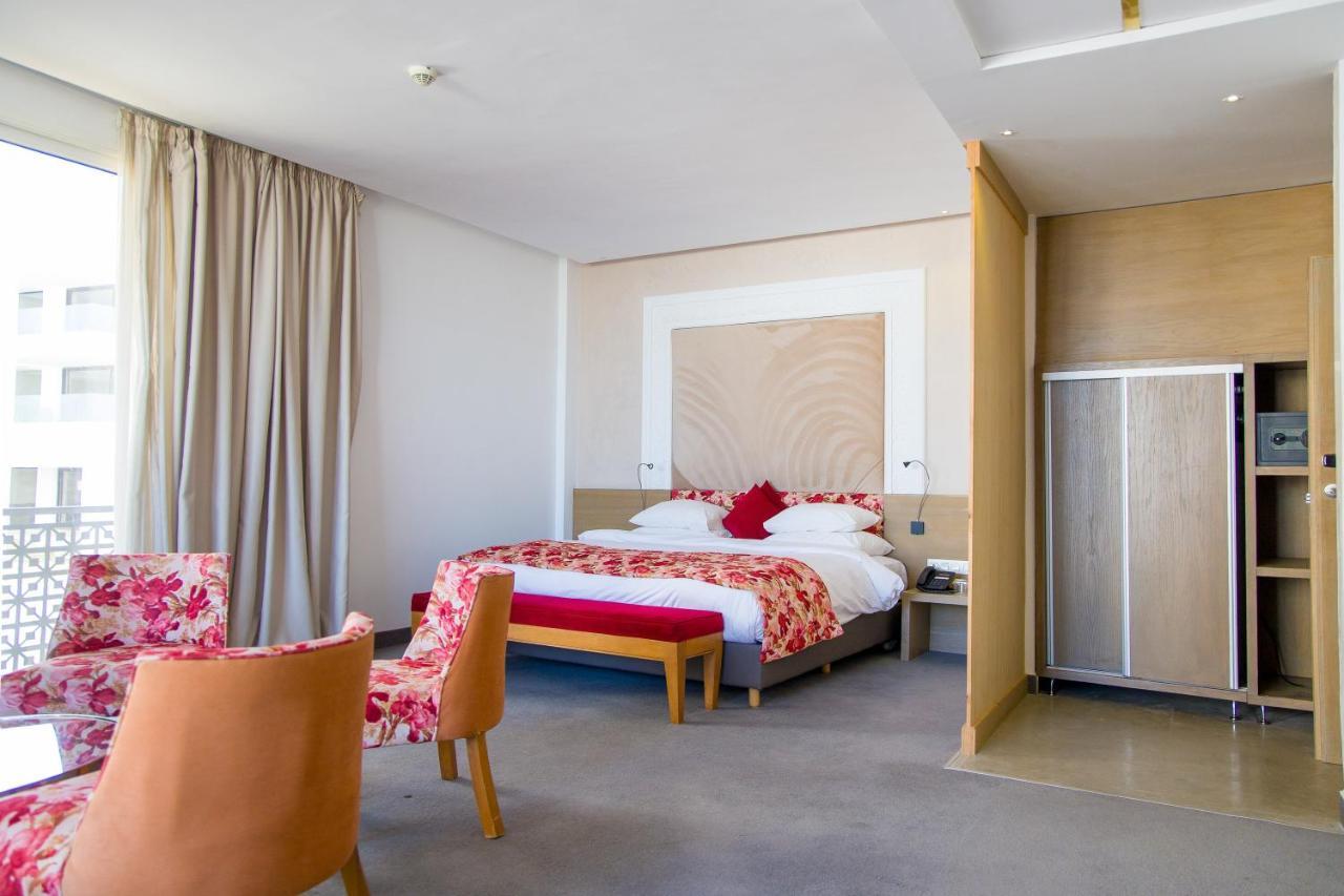 Mandarin Palace Hotel & Spa Tanca Dış mekan fotoğraf A room at the hotel