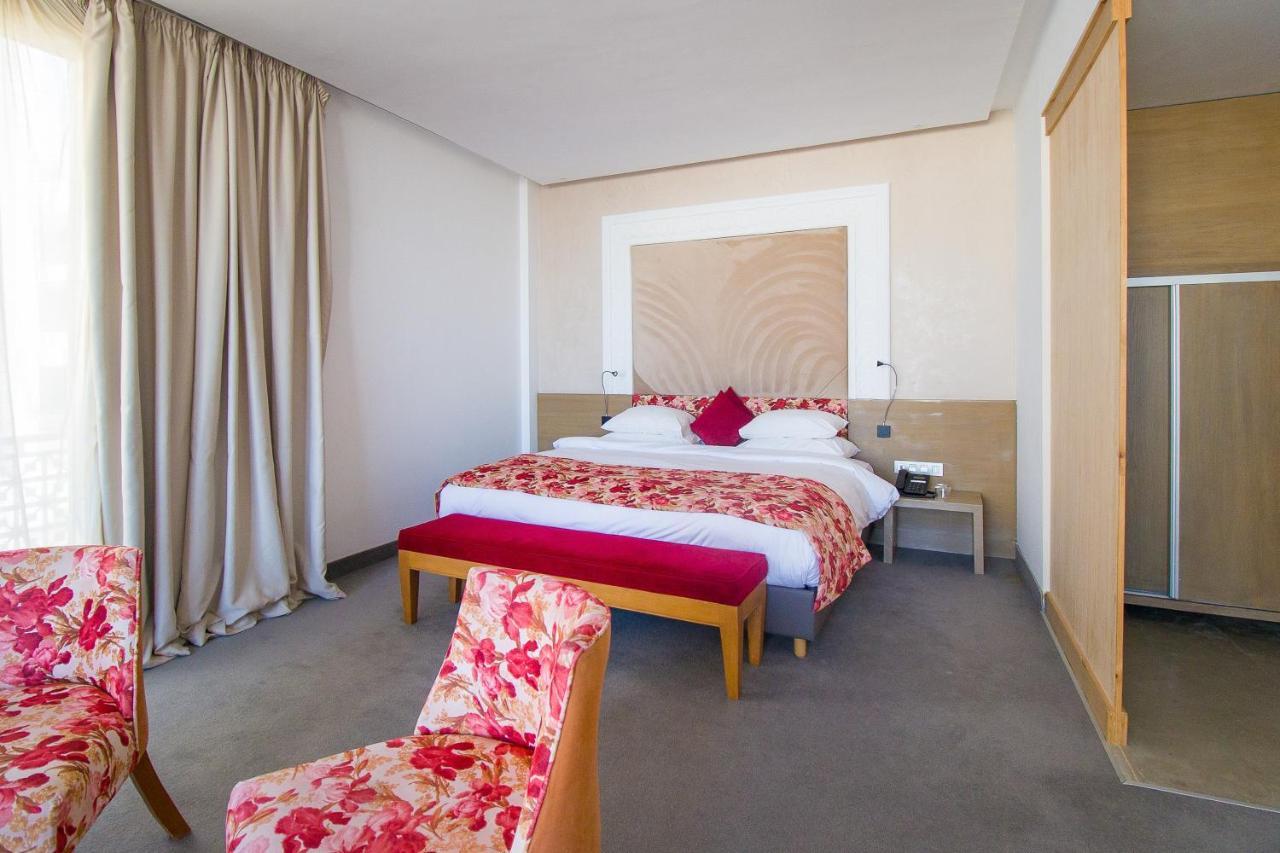 Mandarin Palace Hotel & Spa Tanca Dış mekan fotoğraf A room at the hotel